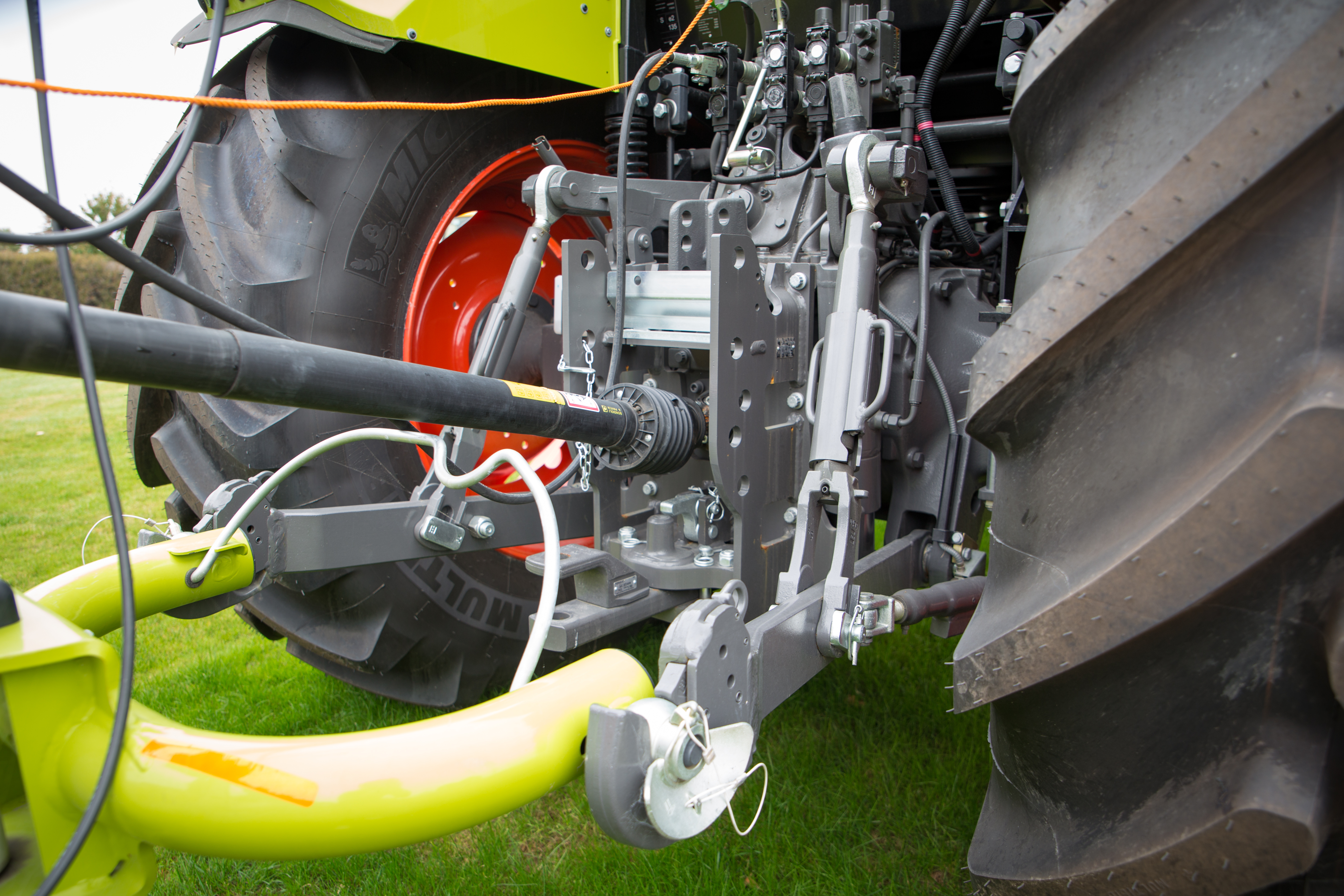 Metal parts subjected to strong chemical aggressions, oils and stressed due to intensive agricultural operations.
